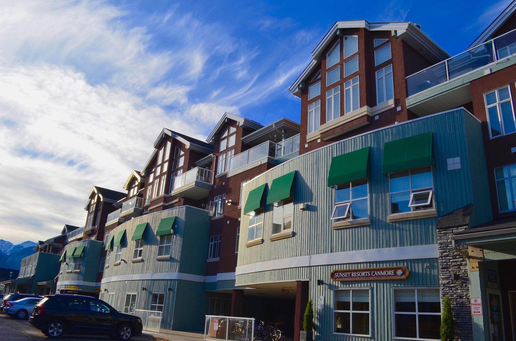 Sunset Mountain Inn Canmore Buitenkant foto