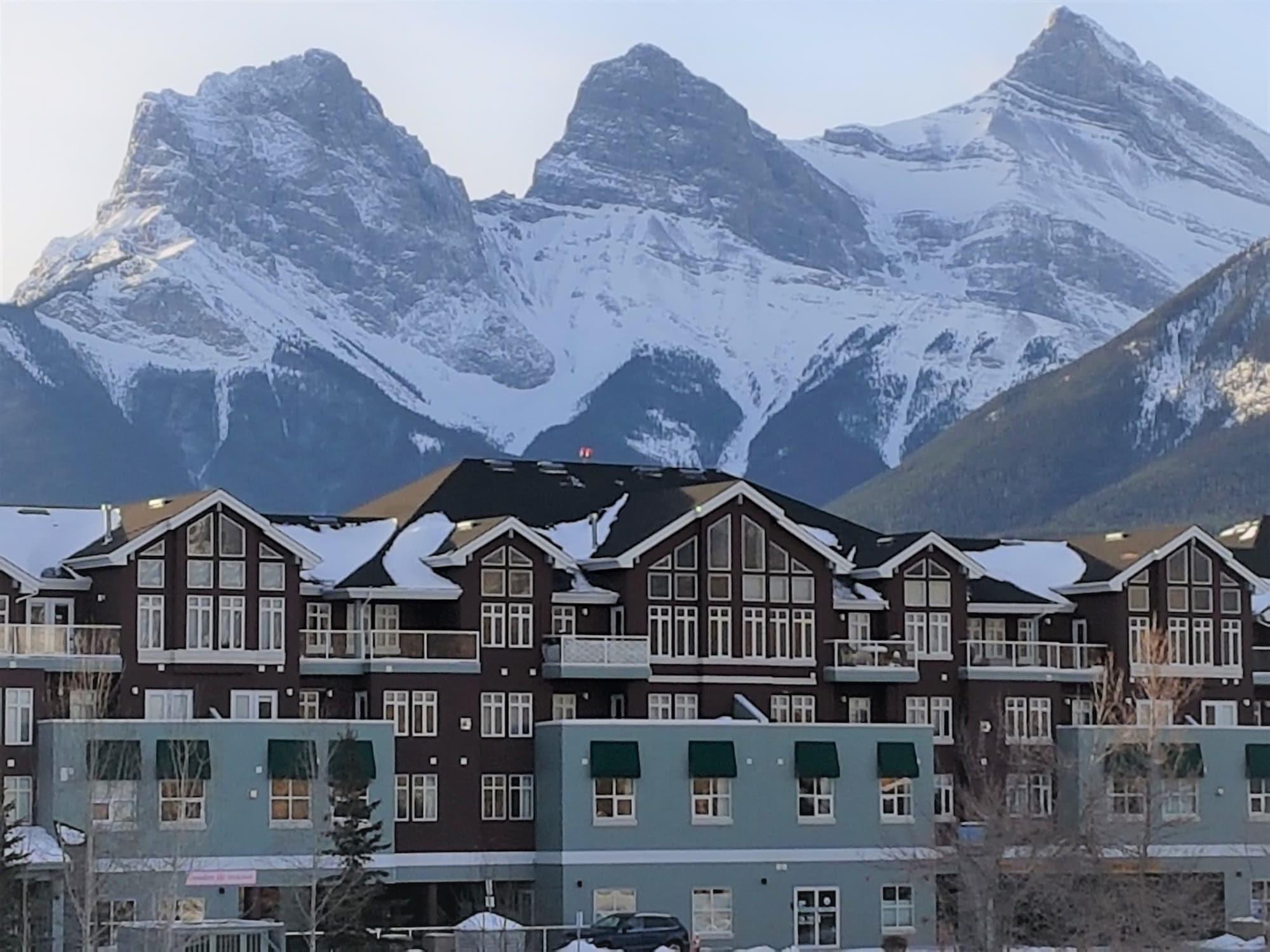 Sunset Mountain Inn Canmore Buitenkant foto