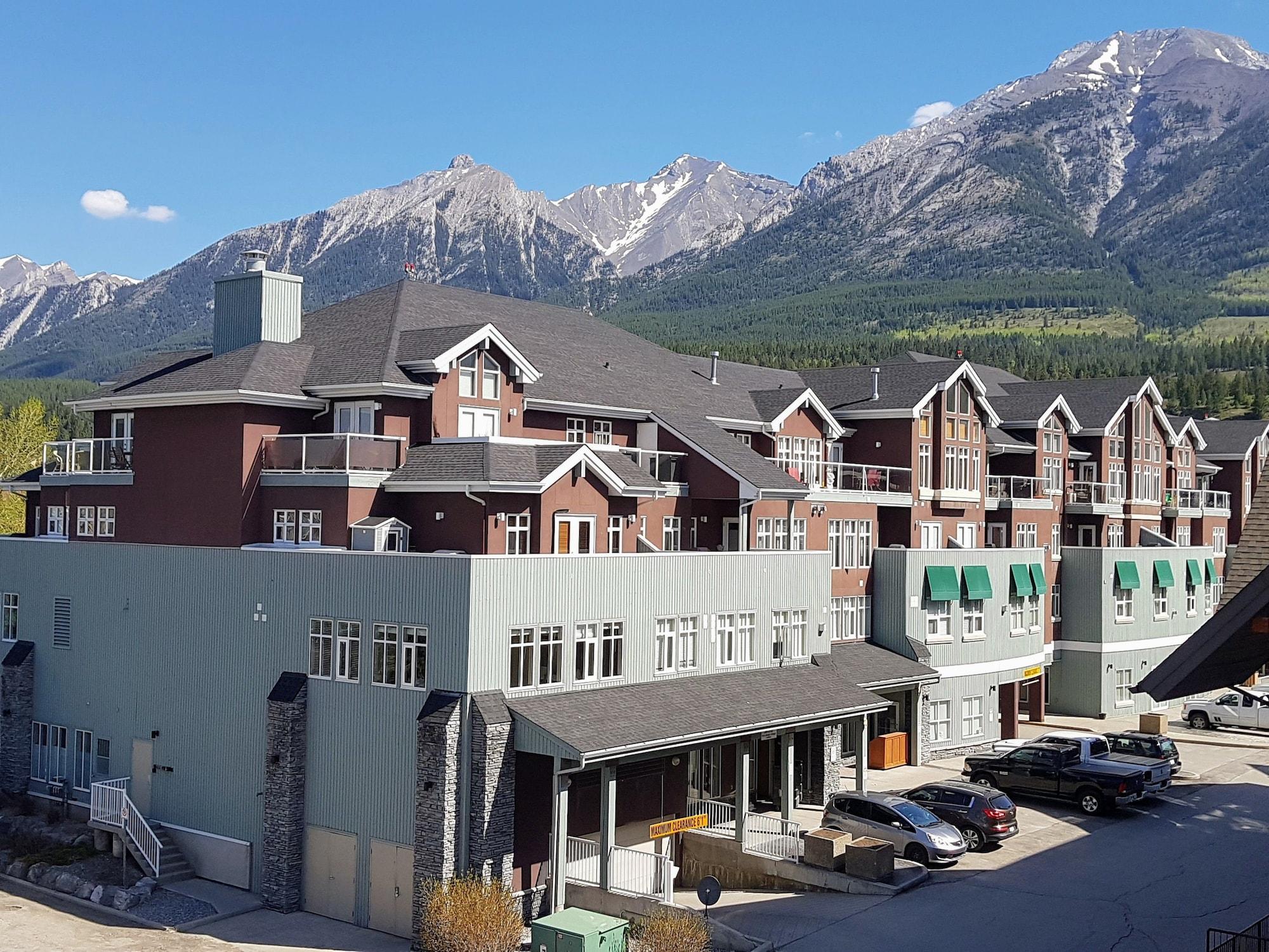 Sunset Mountain Inn Canmore Buitenkant foto
