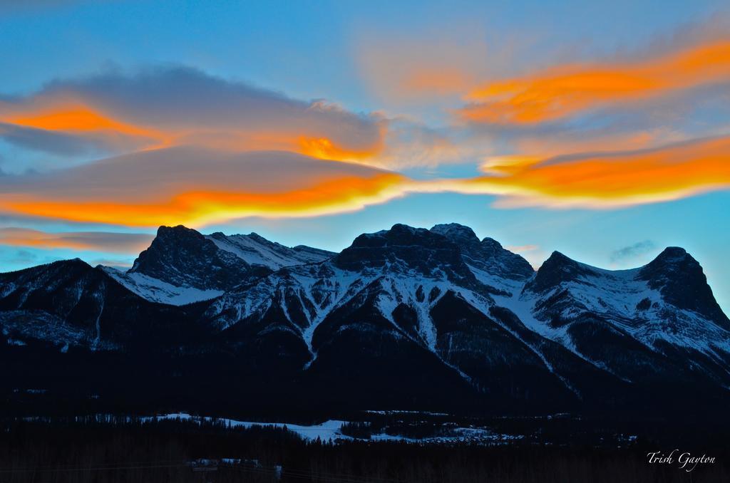 Sunset Mountain Inn Canmore Buitenkant foto