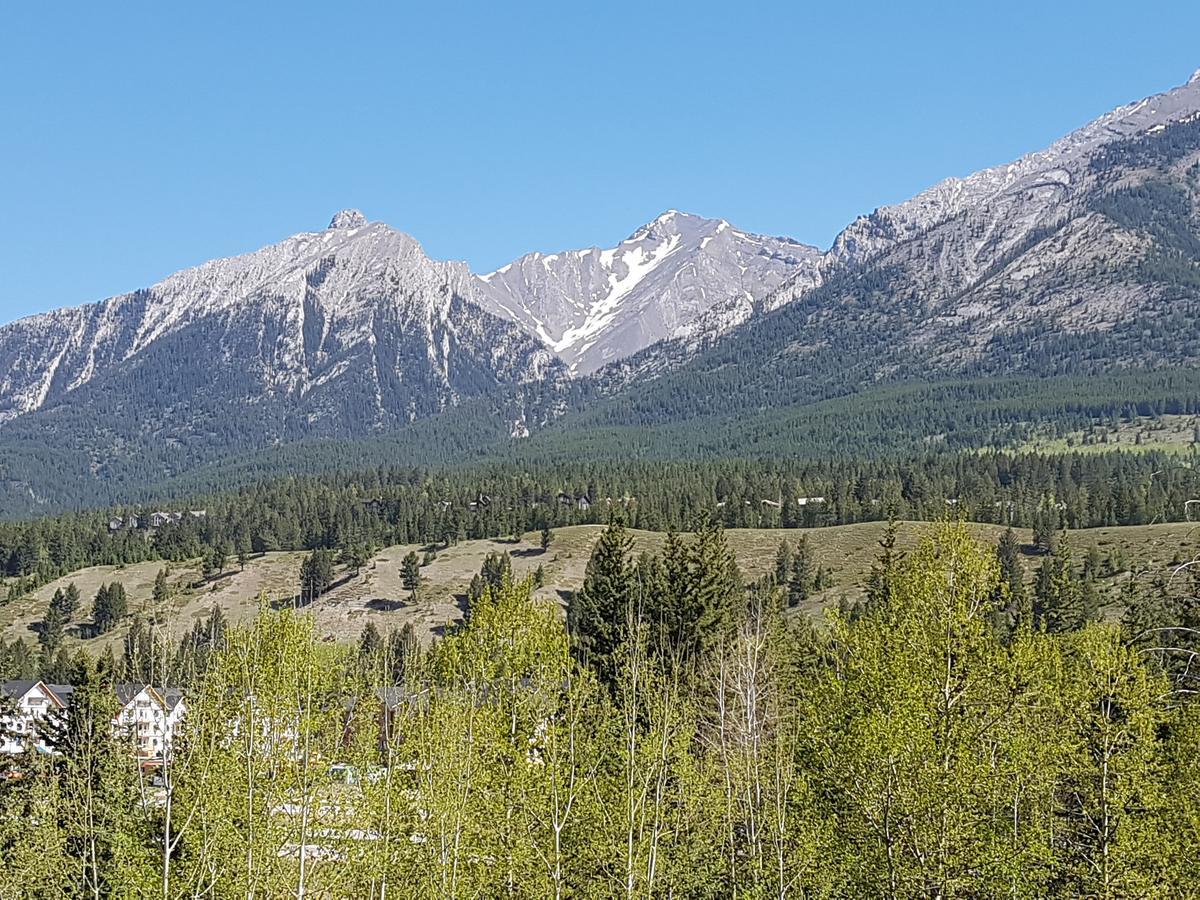 Sunset Mountain Inn Canmore Buitenkant foto